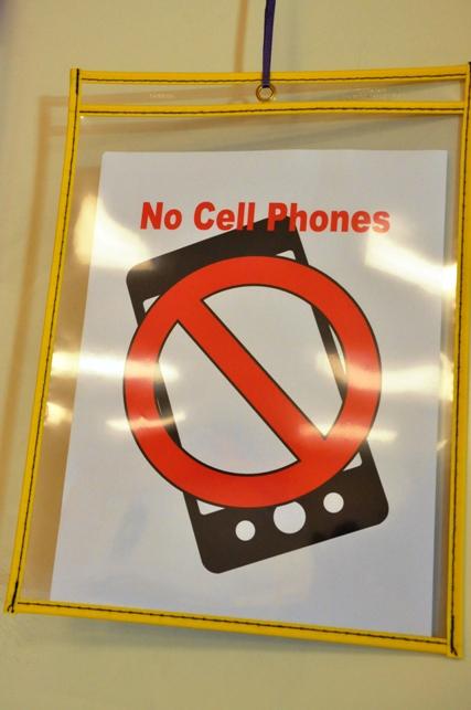 New cell phone policy keeps students in communication