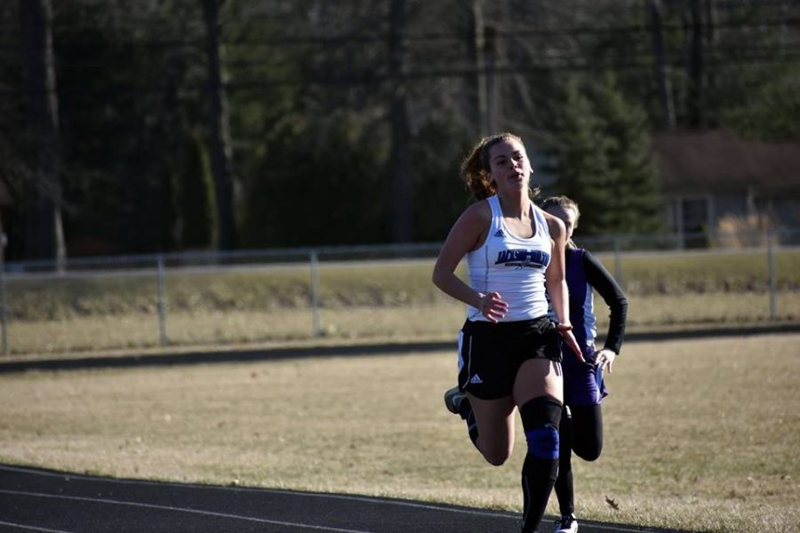 Senior Chloe Clear runs her distance event