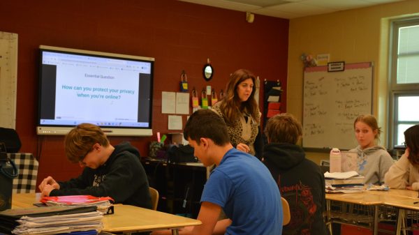9th Grade Students learn about internet safety